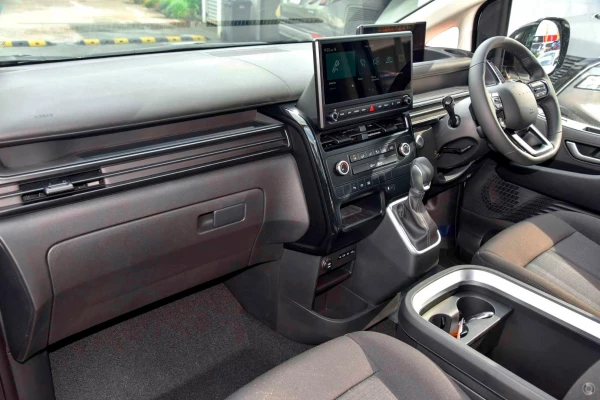 2026 MY27 Hyundai Staria Load US4.V4  Van Image 5