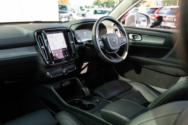2025 MY26 Volvo XC40 XZ Plus B4 SUV Image 3
