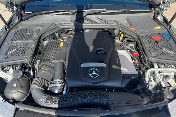 2014 Mercedes-Benz C-Class W205 C200 Sedan Image 23