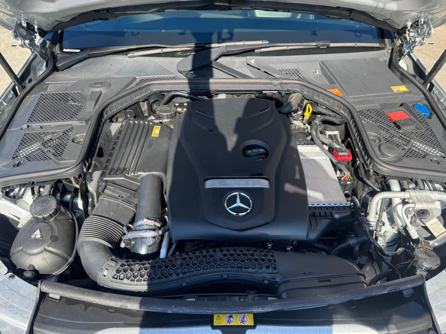 2014 Mercedes-Benz C-Class W205 C200 Sedan Image 23