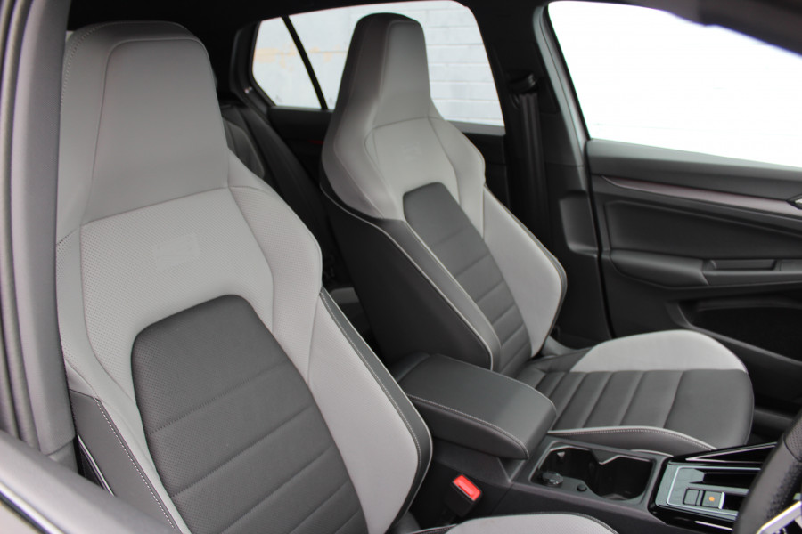 2025 Volkswagen Golf 8.5 110TSI R-Line Hatch Image 12