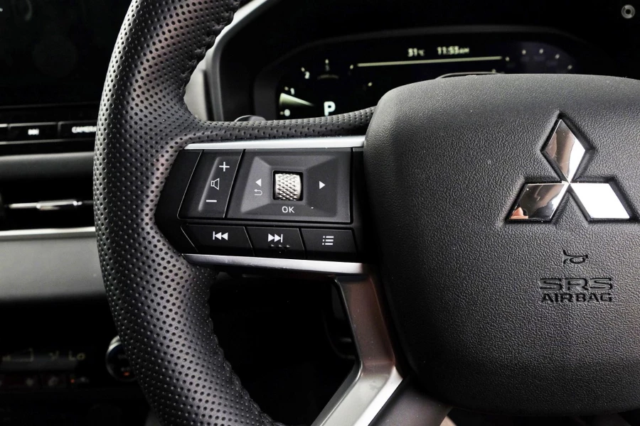 2025 Mitsubishi Outlander ZM LS SUV Image 12