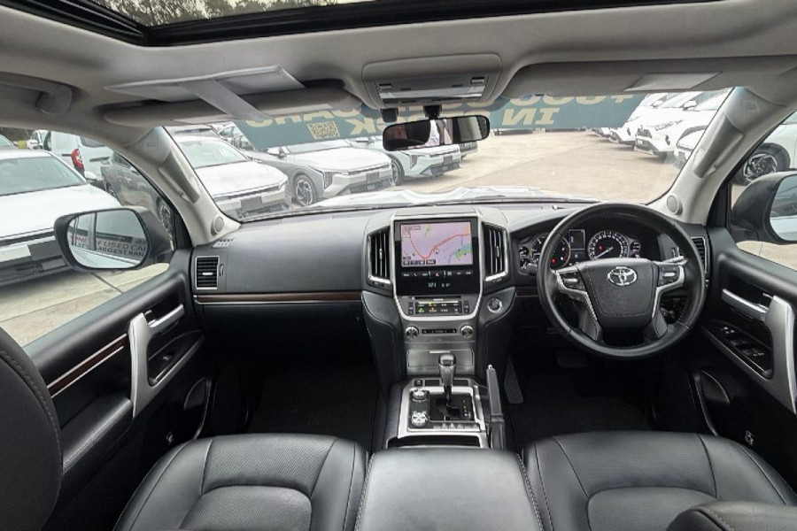 2017 Toyota LandCruiser VDJ200R VX SUV Image 12