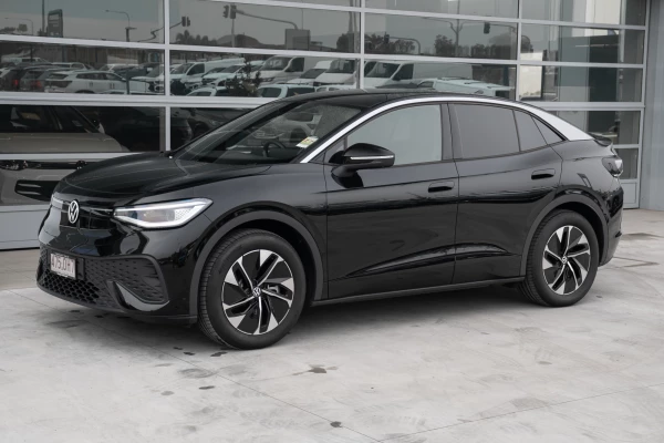 2025 Volkswagen ID. 5 E2 Pro SUV Image 3
