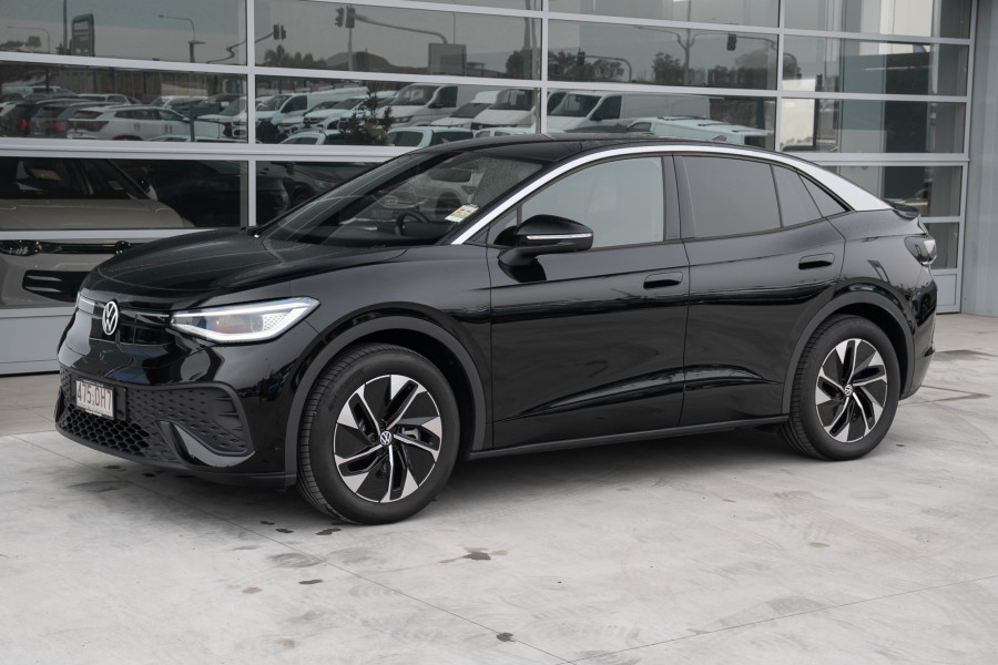 2025 Volkswagen ID. 5 E2 Pro SUV Image 3