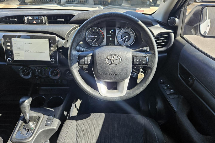 2022 Toyota HiLux GUN126R SR Double-Cab Pick-Up Image 15