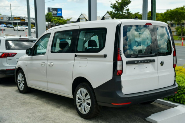 2026 Volkswagen Caddy 5 Crewvan Van Image 2