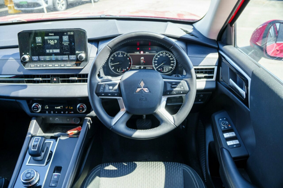 2024 Mitsubishi Outlander ZM LS SUV Image 10