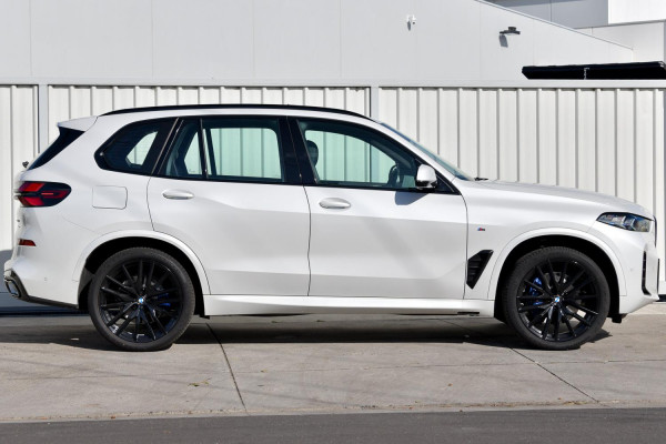 2025 BMW X5 G05 LCI xDrive40i M Sport SUV image 3