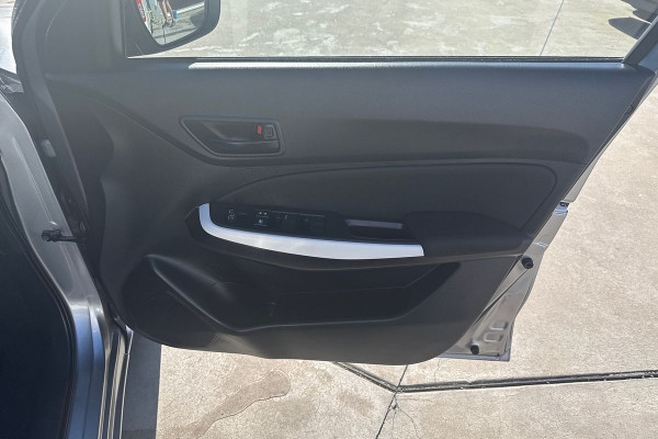 2023 Suzuki Swift AZ Series II GL Hatch Image 5