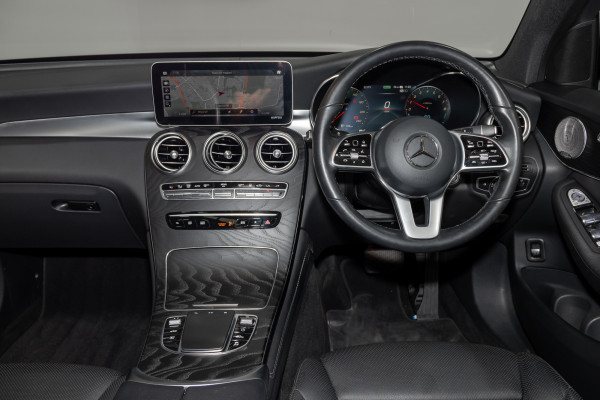 2020 Mercedes-Benz GLC-Class 300e 4matic (Hybrid) SUV Image 22