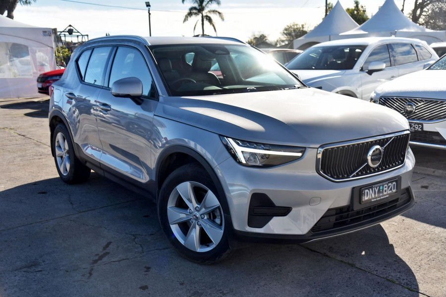 2025 Volvo XC40 XZ Plus B4 SUV Image 24