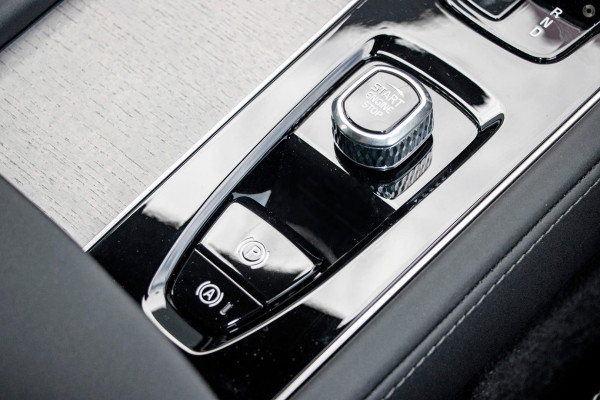 2025 Volvo XC90 L Series Ultra B5 Bright SUV Image 15