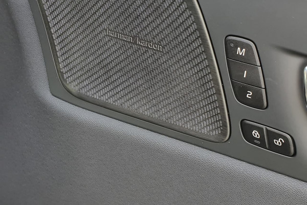 2020 Volvo XC60 UZ D4 Inscription Suv Image 5