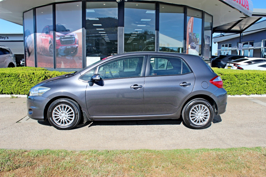 2011 Toyota Corolla Ascent Hatch Image 5