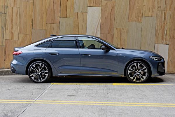 2025 Audi A5 B10 TFSI 150kW S line Sedan image 3
