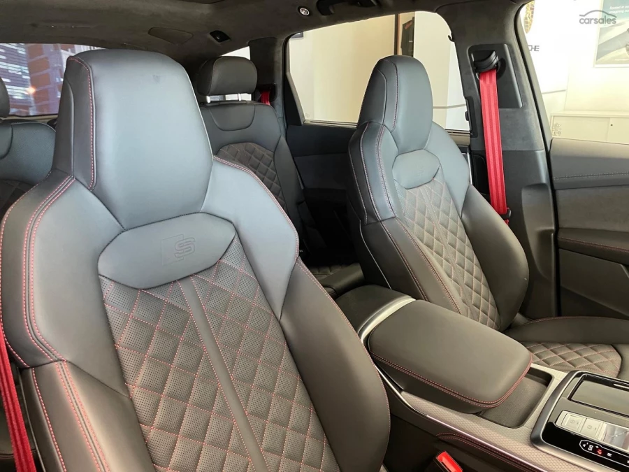 2025 Audi SQ7 4M TFSI SUV Image 14
