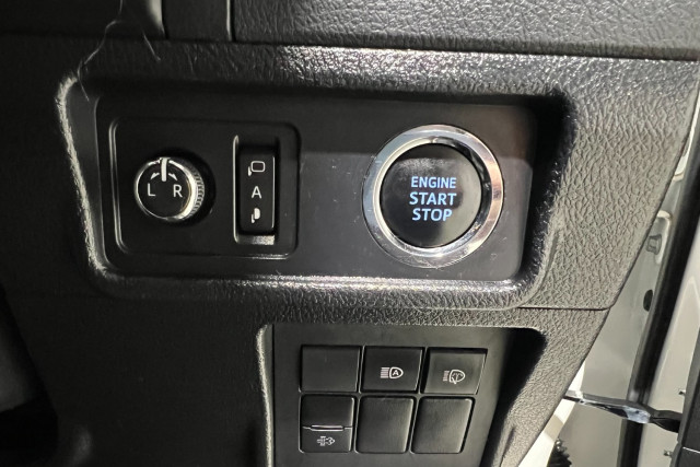 2021 Toyota LandCruiser Prado GDJ150R GXL SUV Image 14