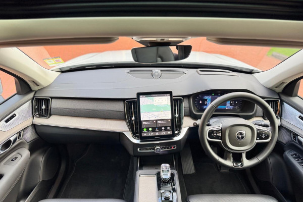 2026 Volvo XC90 L Series Ultra B5 Dark SUV Image 18