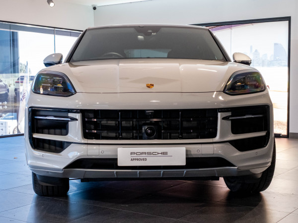 2024 Porsche Cayenne GTS SUV image 3