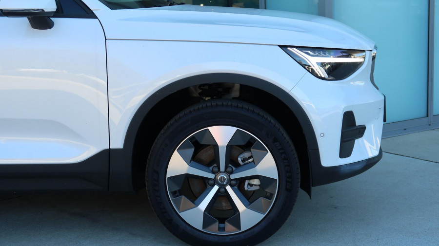 2025 MY26 Volvo XC40 XZ Plus B4 SUV Image 22