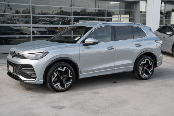 2026 Volkswagen Tiguan CT 150TSI R-Line SUV Image 3