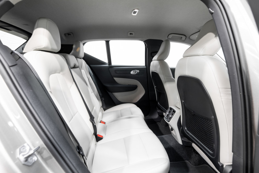 2022 Volvo XC40 T4 Inscription Petrol AWD SUV Image 17