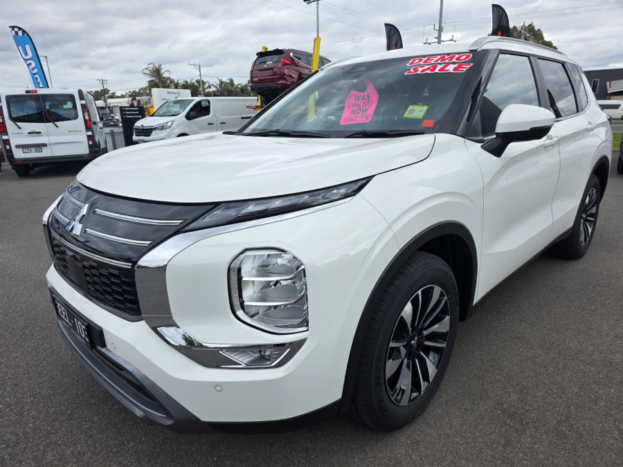 2025 Mitsubishi Outlander ZM LS SUV Image 7