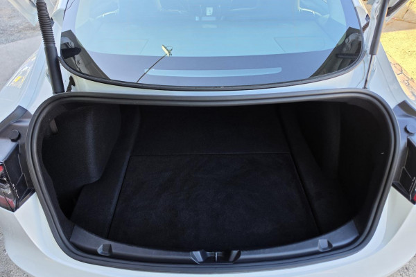 2021 Tesla Model 3  Performance Sedan Image 16