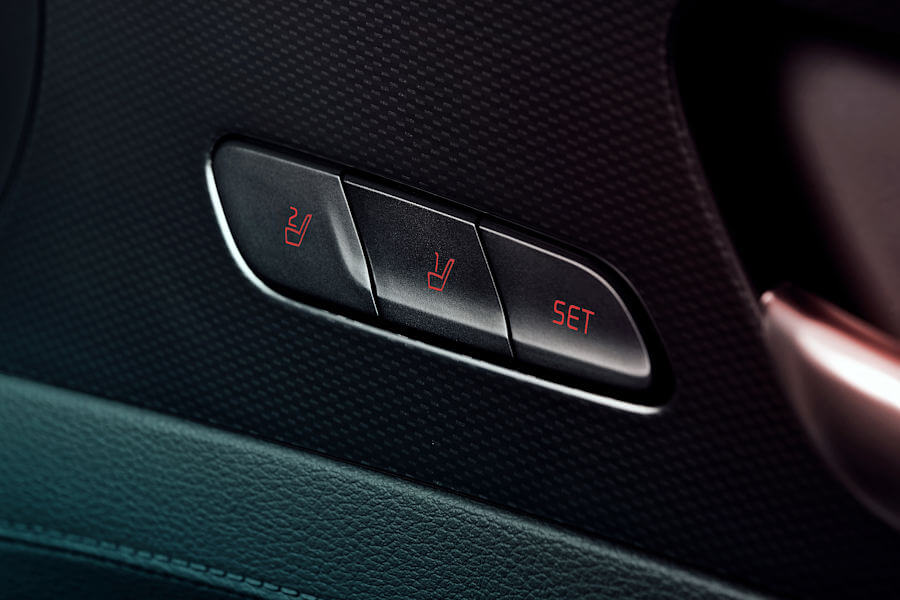 Integrated memory seat