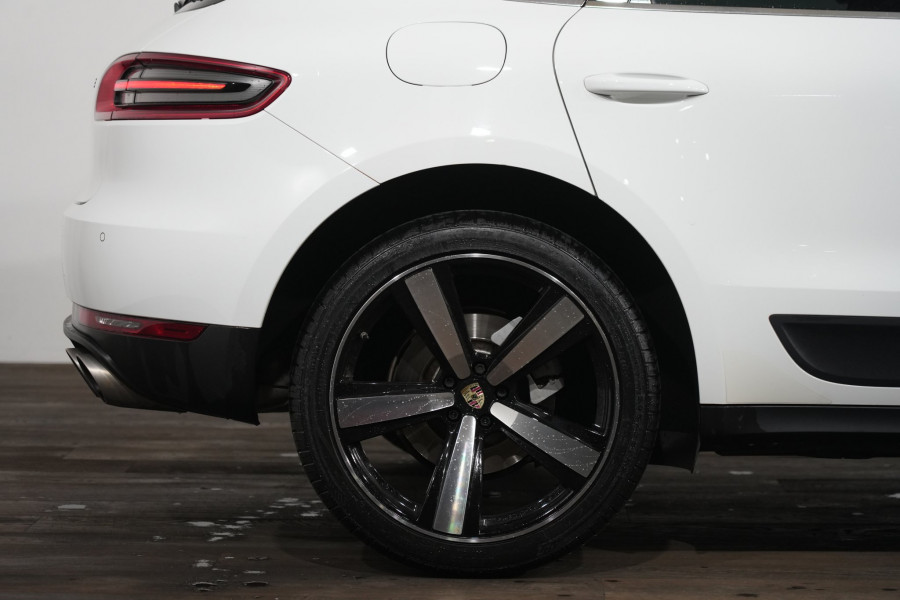 2017 Porsche Macan S SUV Image 6