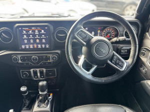 2019 Jeep Wrangler JL Overland SUV