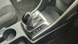 2013 Hyundai i30 GD2 Active Hatch image 18