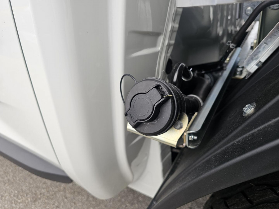 2025 Mitsubishi Triton MV  GLX Cab Chassis Image 10