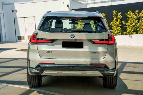 2025 BMW X1 U11 sDrive18i SUV image 3