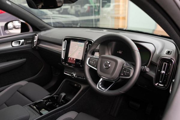 2026 Volvo EX40  Ultra Twin Motor Performance SUV Image 15