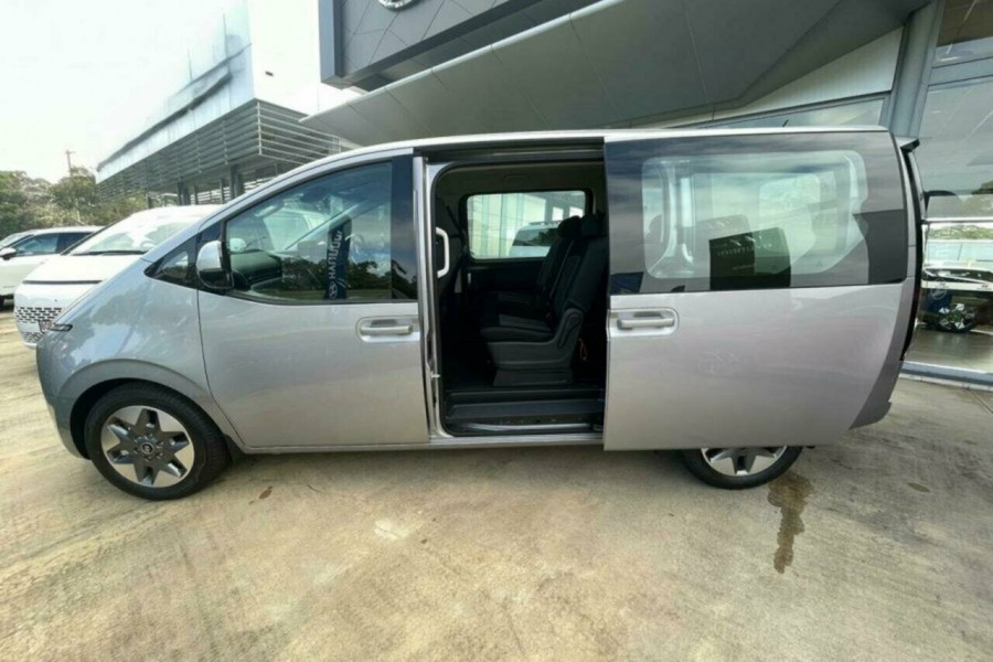 2025 Hyundai Staria US4.V3  People Mover Image 8
