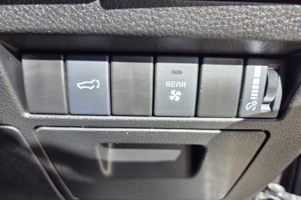 2021 Isuzu MU-X RJ LS-U SUV Image 24