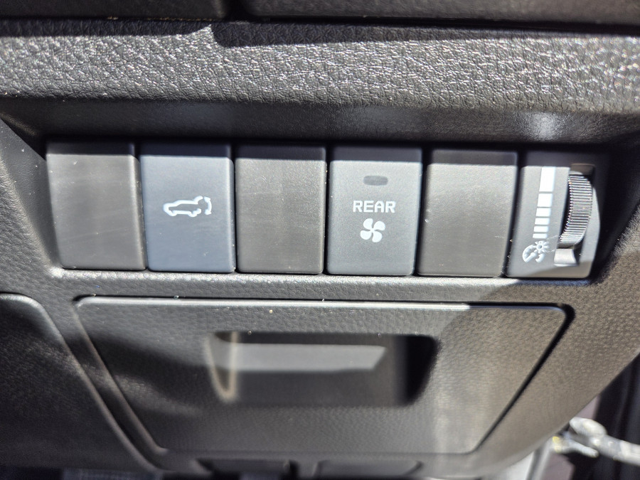 2021 Isuzu MU-X RJ LS-U SUV Image 24