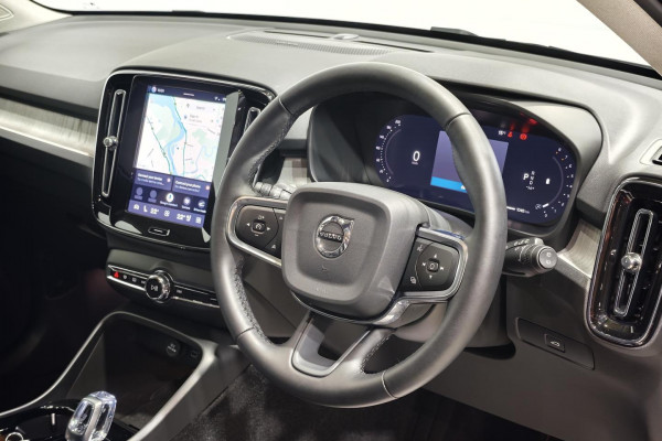 2025 MY26 Volvo XC40 XZ Ultra B4 Bright SUV Image 10