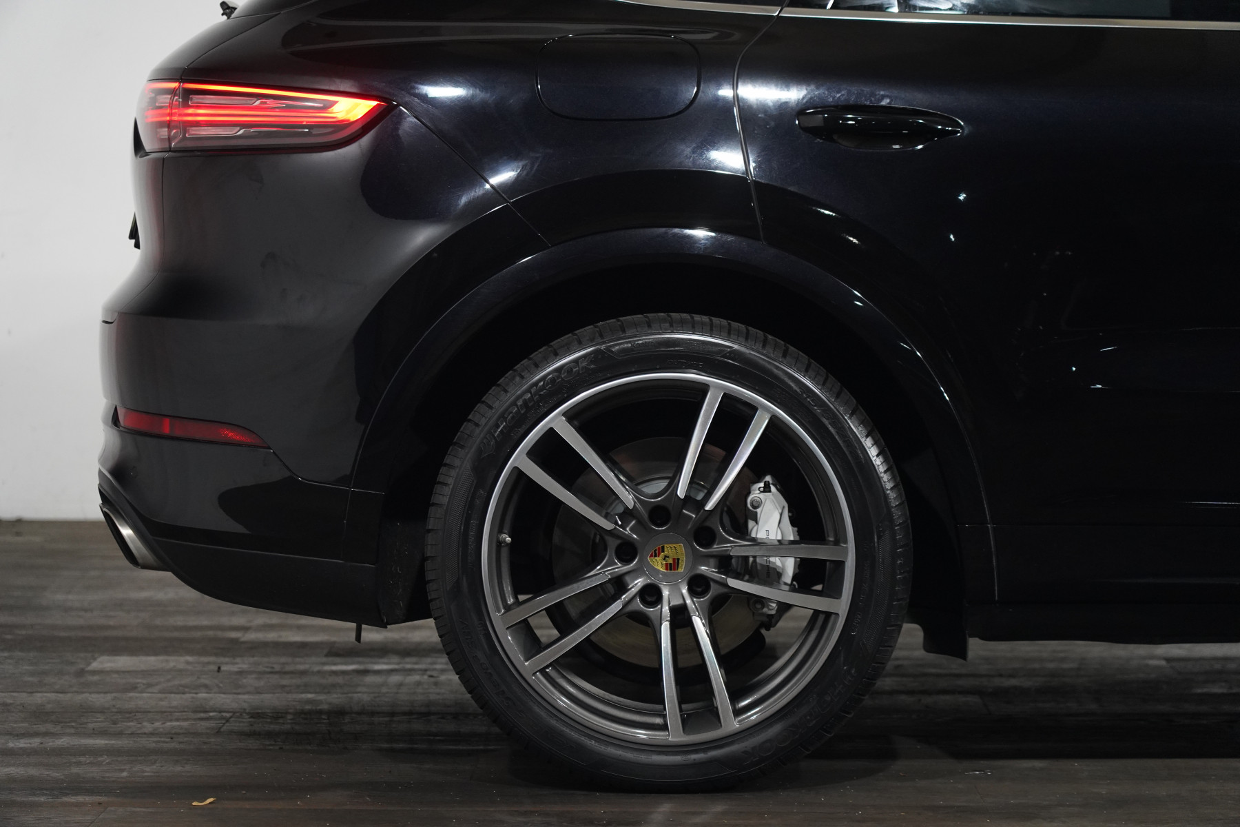 2019 Porsche Cayenne Turbo SUV Image 6