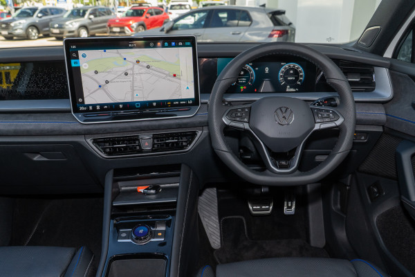 2025 MY26 Volkswagen Tayron R4 195TSI R-Line SUV image 7