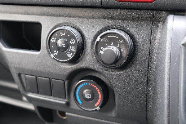 2015 Toyota HiAce KDH  Van Image 19