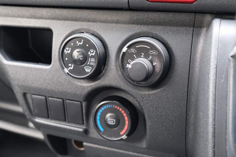 2015 Toyota HiAce KDH  Van Image 19