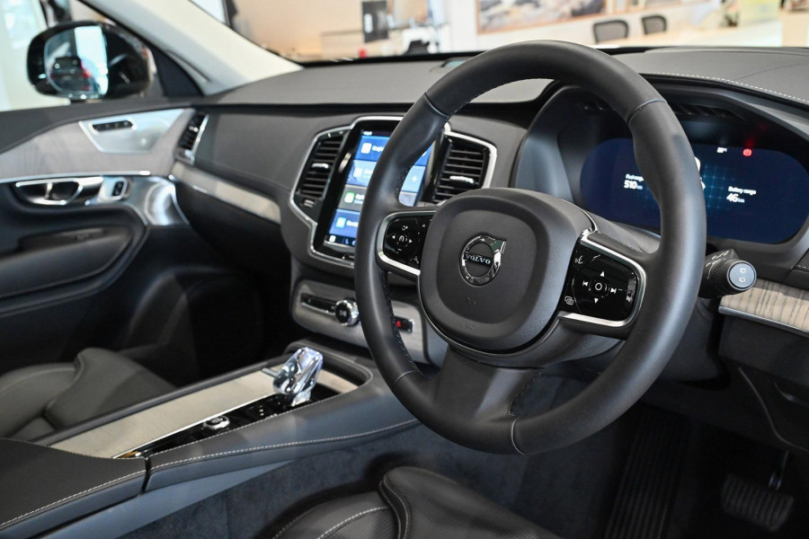 2024 MY25 Volvo XC90  Ultra T8 Plug-In Hybrid SUV Image 6