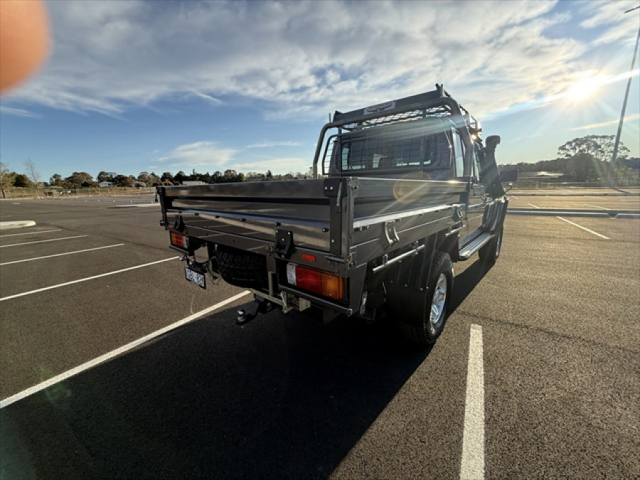 2022 Toyota LandCruiser VDJ79R GXL Cab Chassis Image 4