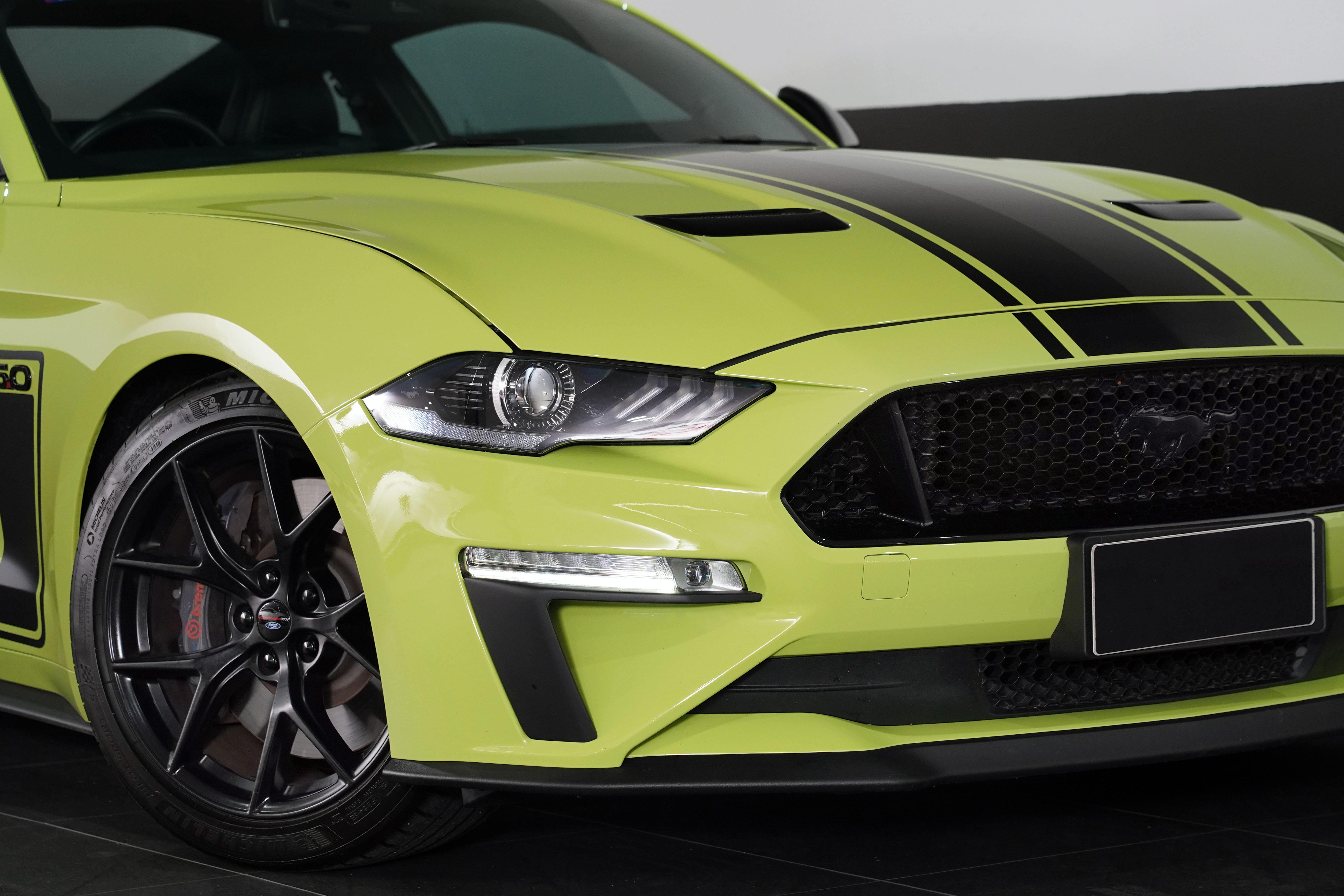 2020 Ford Mustang R-Spec Coupe Image 11