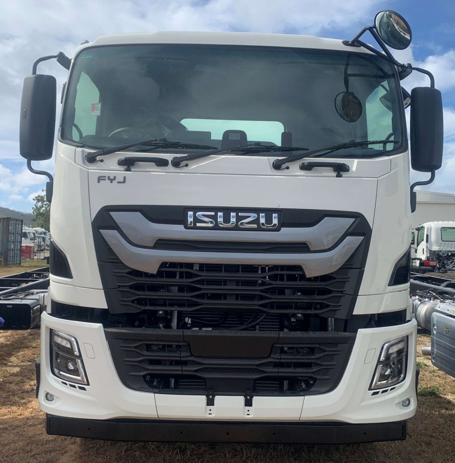 2026 Isuzu FYJ 320-355 AT R51 Cab Chassis Image 2