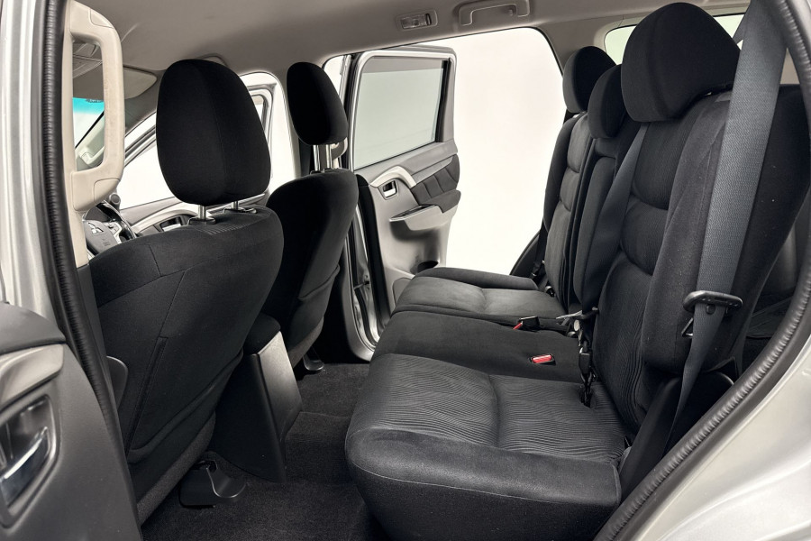 2016 Mitsubishi Pajero Sport QE GLX SUV Image 13