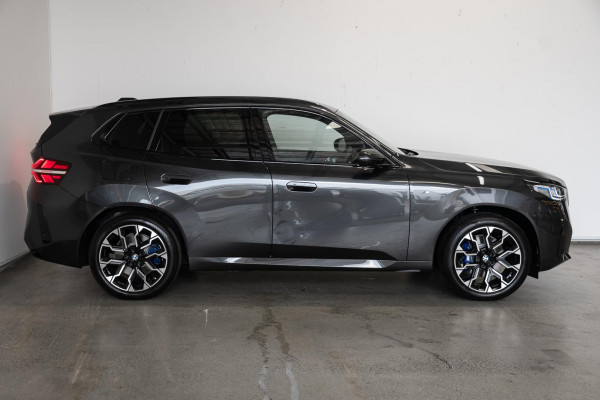 2026 BMW X3 G45 30e xDrive SUV image 3